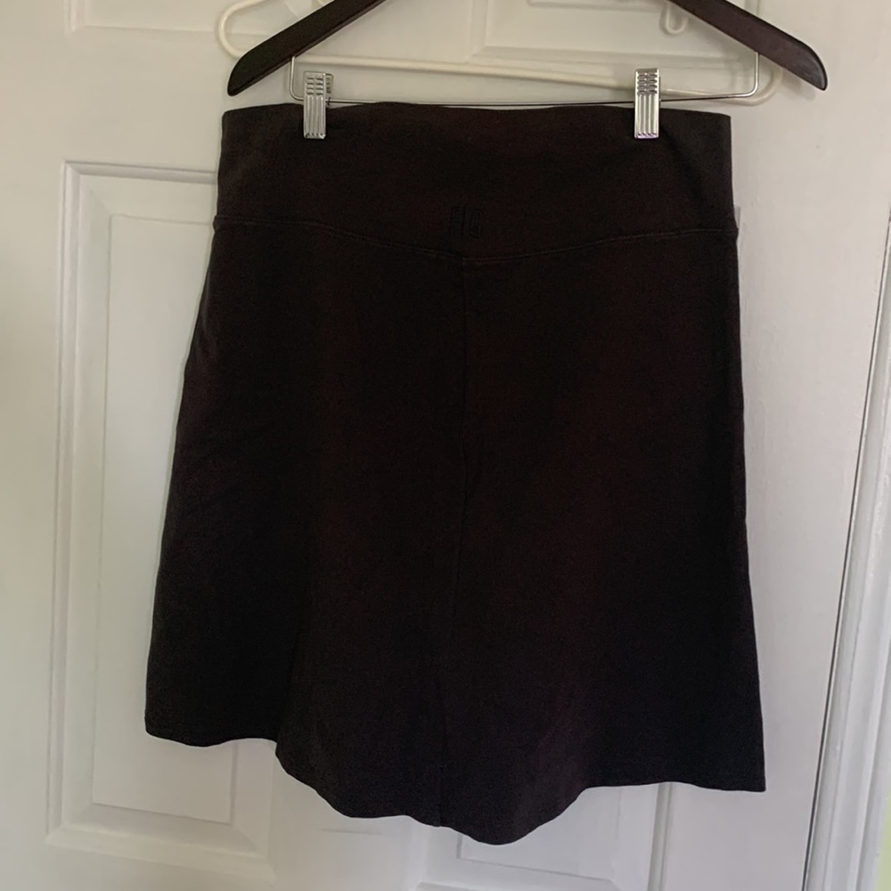 Short skirt - Picture 2 of 3
